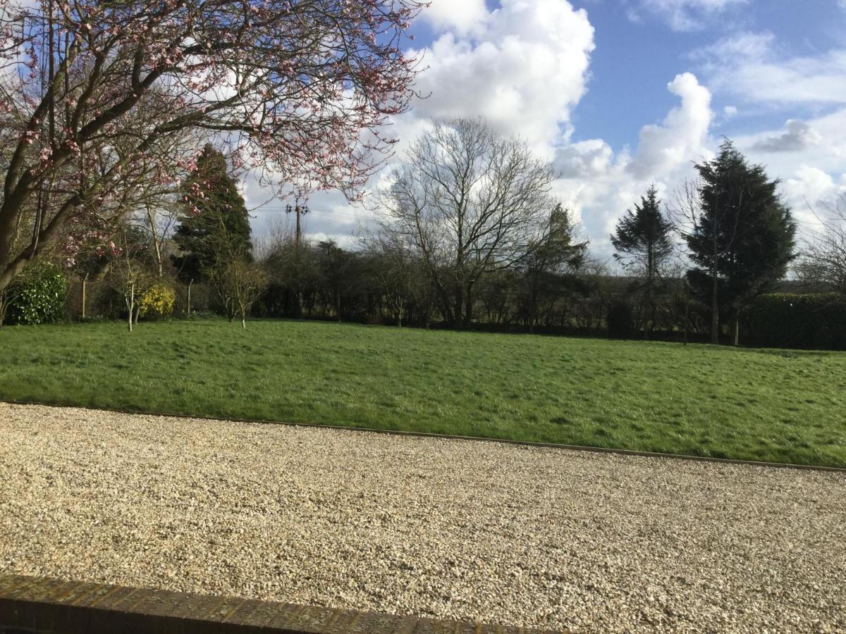 Treetops Cottages & Spa Grimsby Extérieur photo