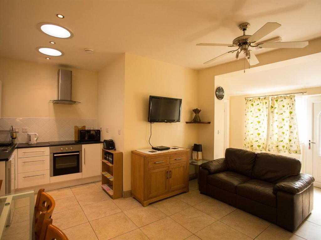 Treetops Cottages & Spa Grimsby Extérieur photo