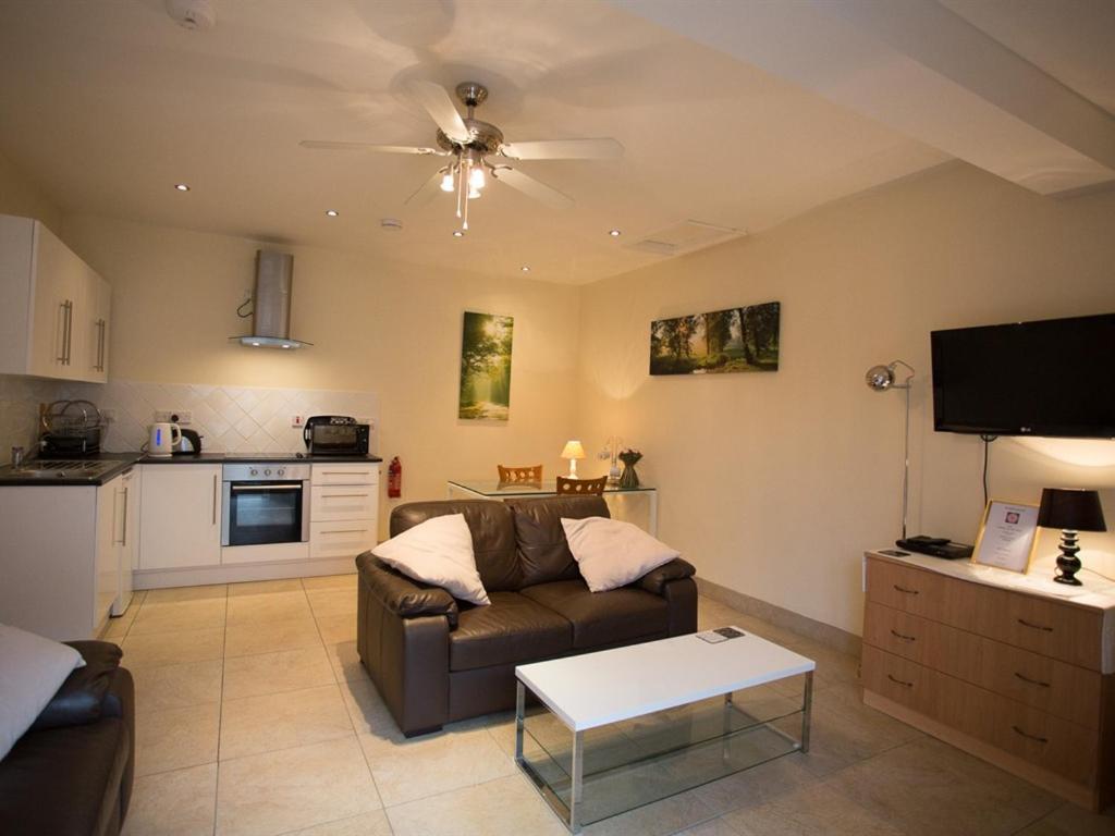 Treetops Cottages & Spa Grimsby Extérieur photo