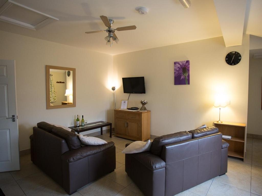 Treetops Cottages & Spa Grimsby Extérieur photo