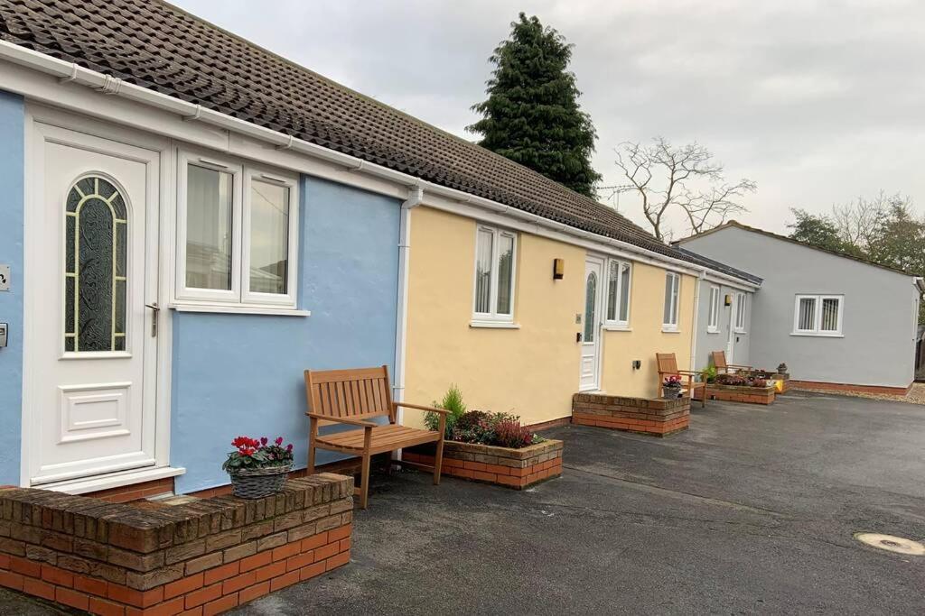 Treetops Cottages & Spa Grimsby Extérieur photo