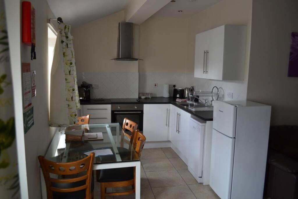 Treetops Cottages & Spa Grimsby Extérieur photo