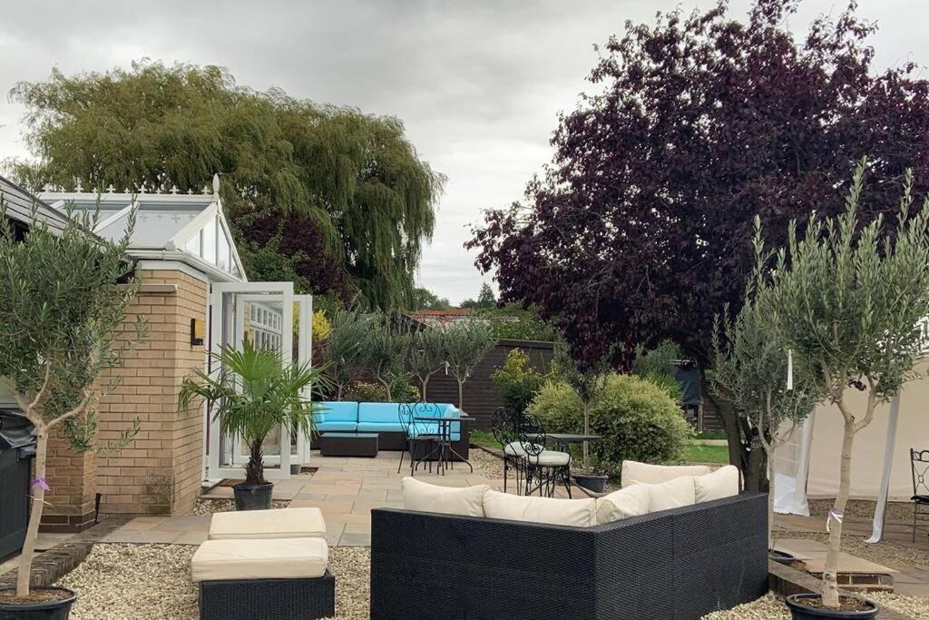 Treetops Cottages & Spa Grimsby Extérieur photo